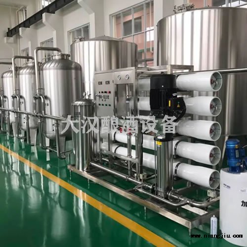 江蘇無(wú)錫市錫北鎮(zhèn)杜總購(gòu)買的一臺(tái)水處理設(shè)備正在制作中！